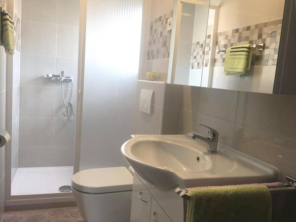 Apartman Milutin Vrsi Exterior foto